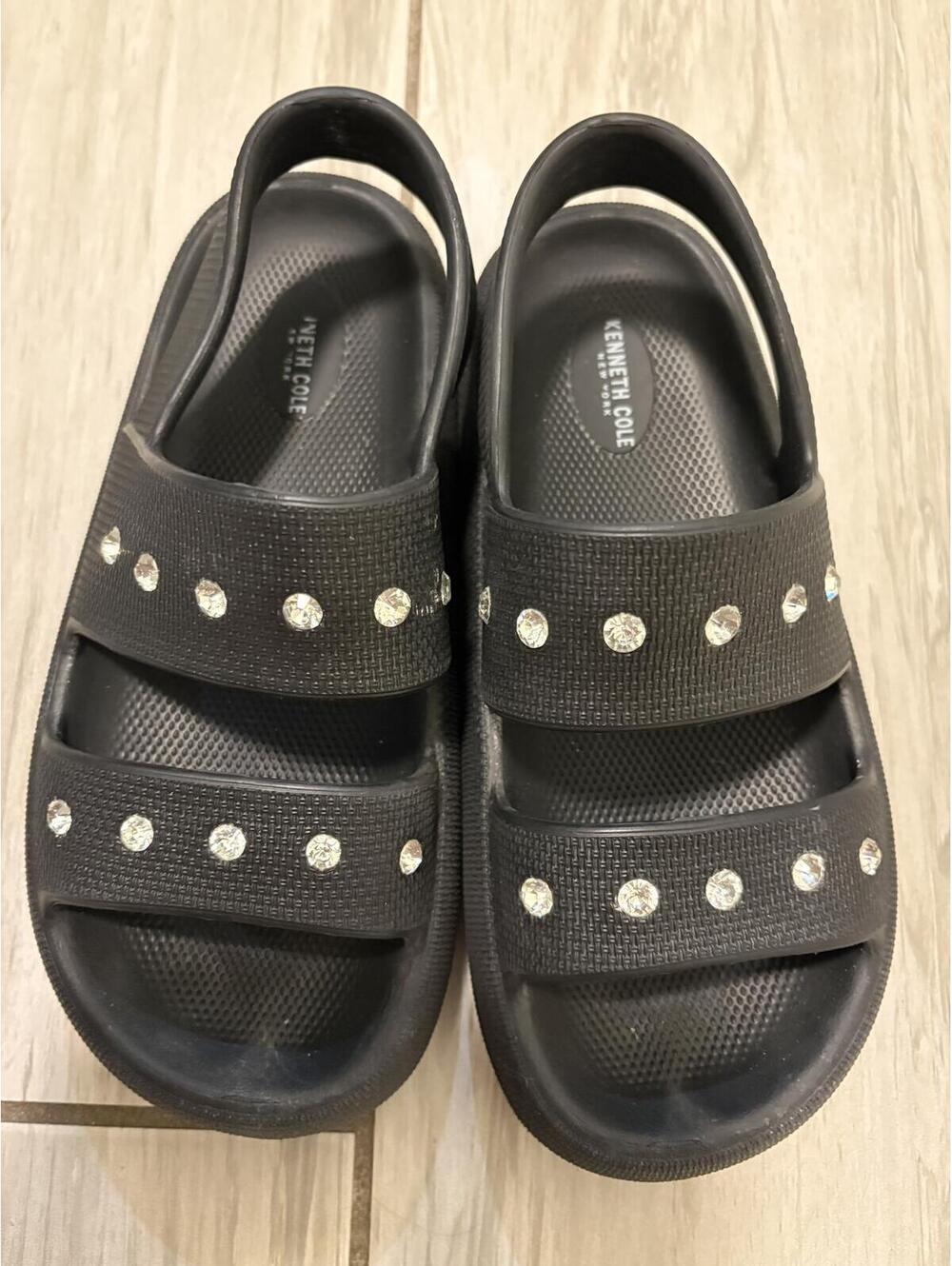 Kenneth Cole Black Sandals with Rhinestone Accents Size 7